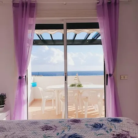 Azul Window Apartment