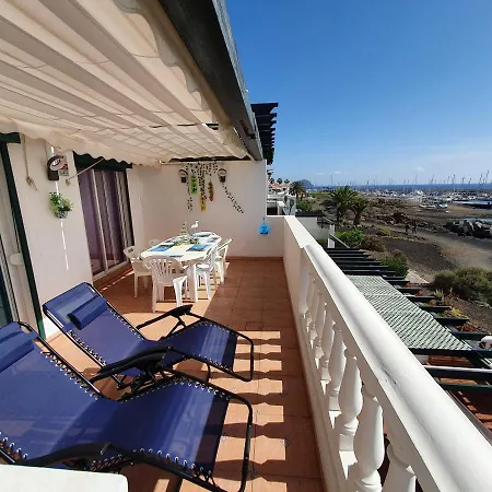 Azul Window Apartment *