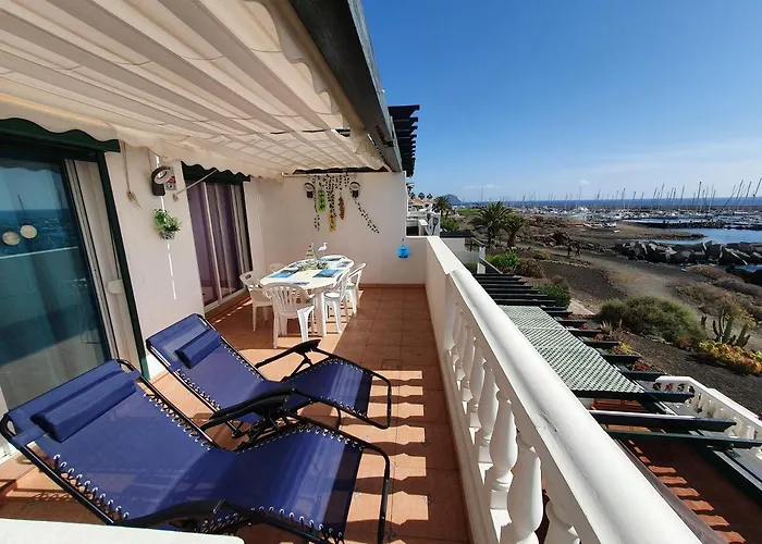 Azul Window Apartment *